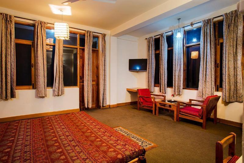 Hotel Manali Continental Zewnętrze zdjęcie