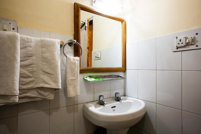 Hotel Manali Continental Zewnętrze zdjęcie